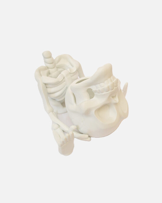 Skeleta konfekšu trauks